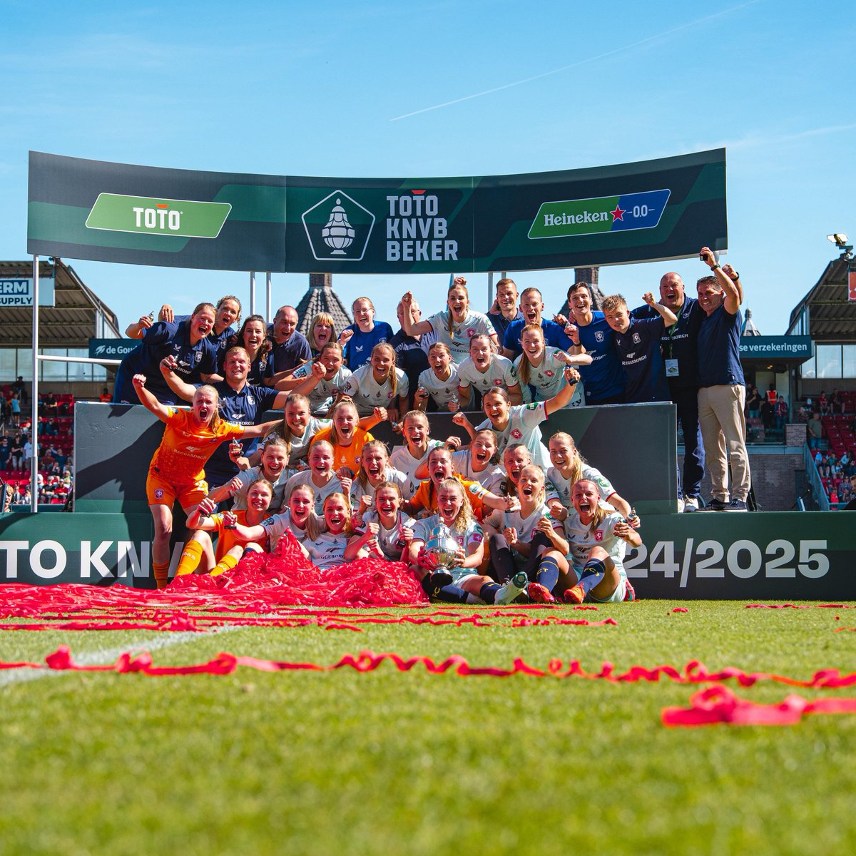 𝐑𝐄𝐂𝐀𝐏 | 𝟮𝟬𝟮𝟱.. 🥹
Onze vierde KNVB Beker in de clubgeschiedenis! 🏆