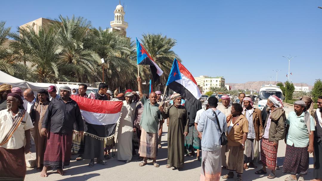 حضرموت.. وفد من حورة ووادي العين ينضم إلى مخيم لاعتصام بسيئون ويؤكد دعمه لمطالب الجنوب وإعلان دولته #استعادة_دوله_الجنوب 