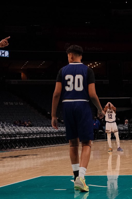 BGJHSBoysHoops's tweet image. Great Experience for our 8th Grade team over the weekend in Memphis! Lost a hard fought game by 4 to a good West Jr High team, but made some great memories playing on the NBA court &amp;amp; attending the Grizzlies game!