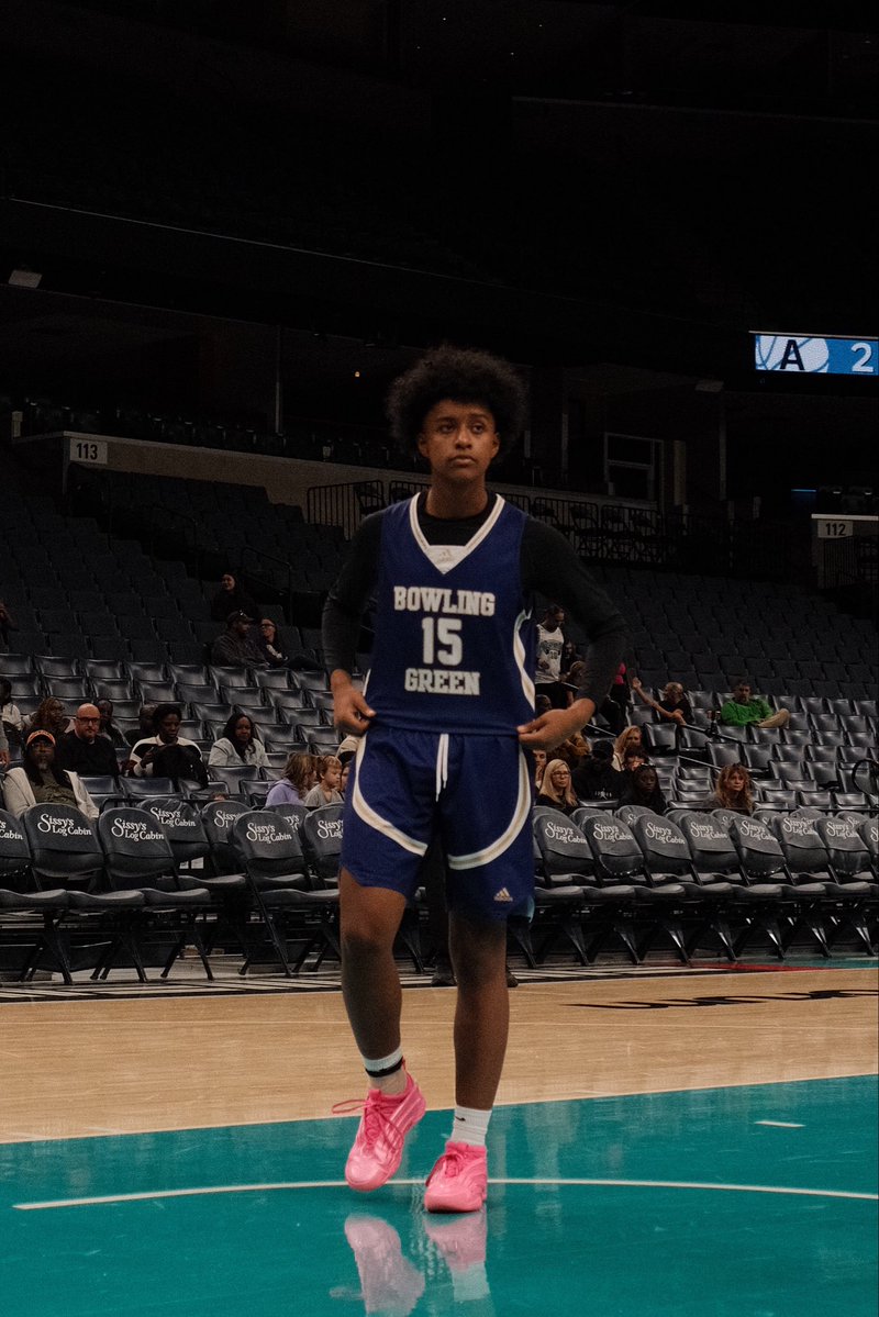 BGJHSBoysHoops's tweet image. Great Experience for our 8th Grade team over the weekend in Memphis! Lost a hard fought game by 4 to a good West Jr High team, but made some great memories playing on the NBA court &amp;amp; attending the Grizzlies game!