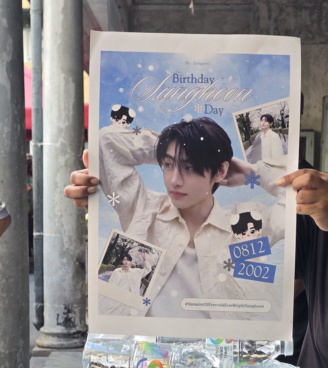 Jjongpire's tweet photo. SUNGHOON’s Birthday Project 🤍

🍚🥣Providing meals for homeless people, the poor, the elderly, the unemployed, and people with disabilities

🍚 แจกอาหารให้คนไร้บ้าน และผู้ยากไร้

#VampireOfEvercoldEverBrightSunghoon 
#SUNGHOON #ENHYPEN #성훈
#HAPPYSUNGHOONDAY #HAPPY_SUNGHOON_DAY https://t.co/UEq6P7Ijqc