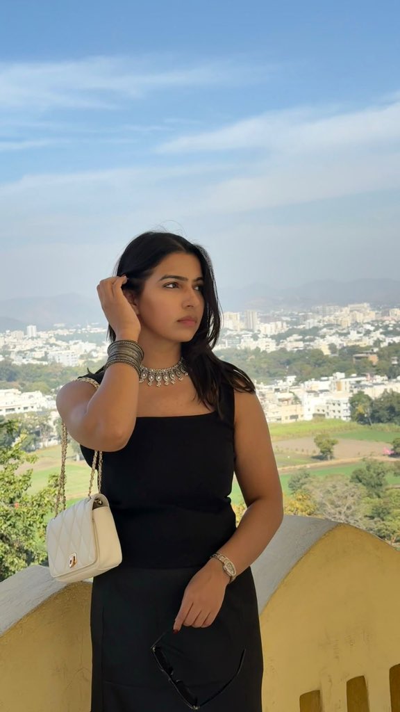 ShwetaKukreja_'s tweet image. Outfits I wore in Udaipur. ✨