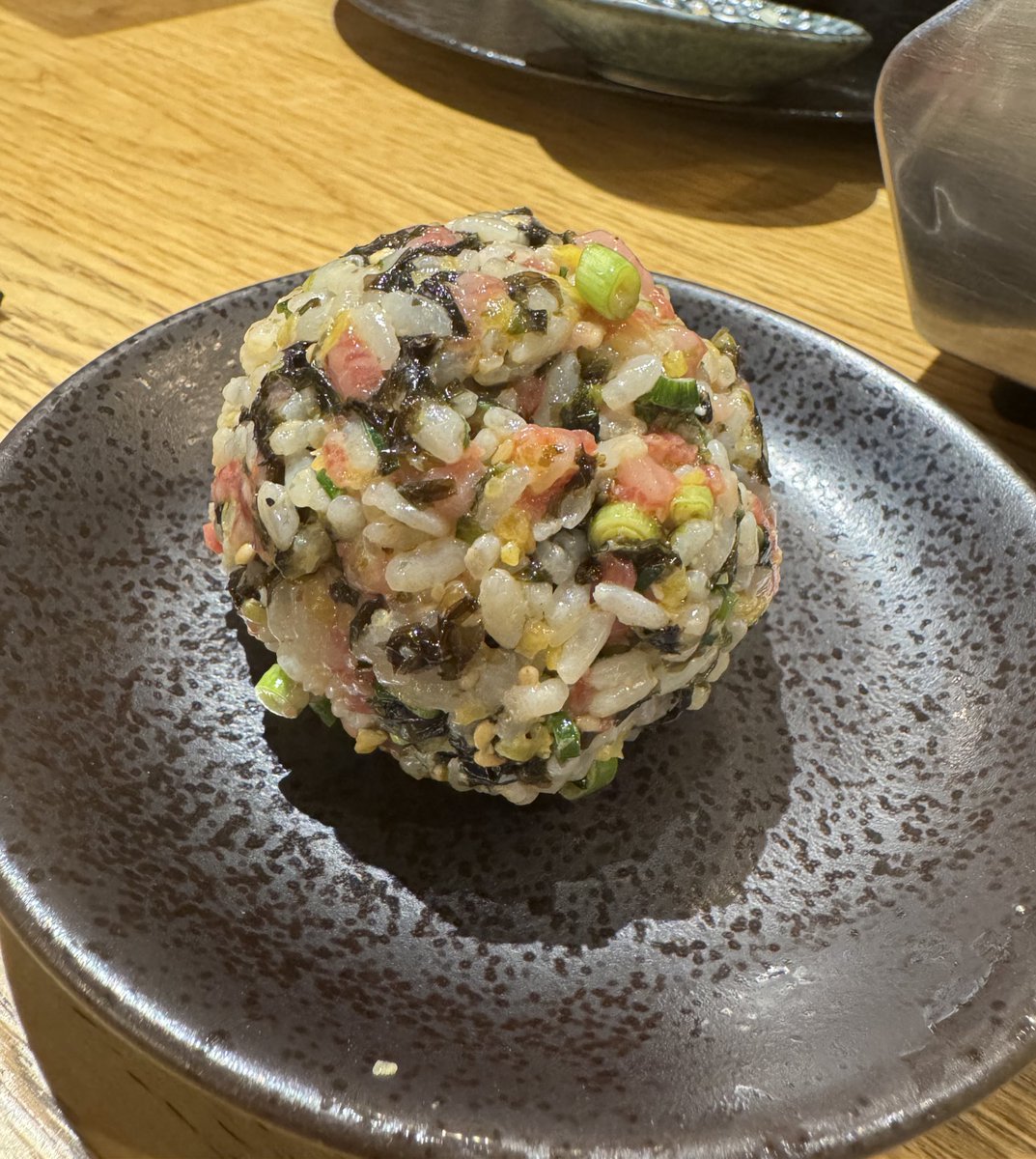 ヒロキヤのユッケおにぎり。 ジャンクな味でとてもよかった。 自分で