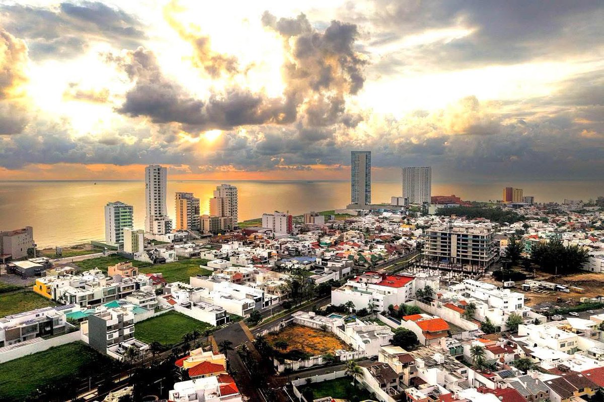 ¡Saludos desde Boca!  ⛅️ 

Que tengan excelente martes, un abrazo para todos.