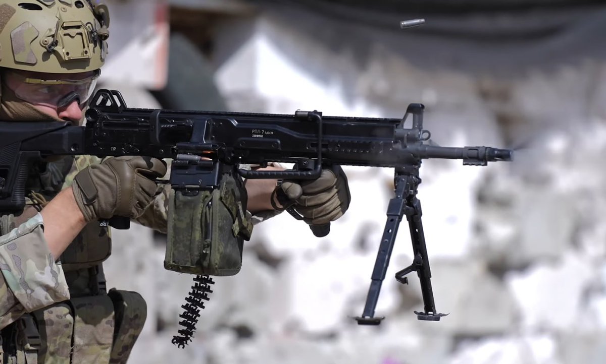 TheGreyPatriot_'s tweet image. 🇷🇺 Close-ups of RPL-7 obr. 2022 light machine gun.

The 2020 version is noted as it will likely be further improved.

#Russia #Russian #Russians #Today #Military #Army #Machinegun #LMG #RPL7 #Shooting #Training #CloseUps