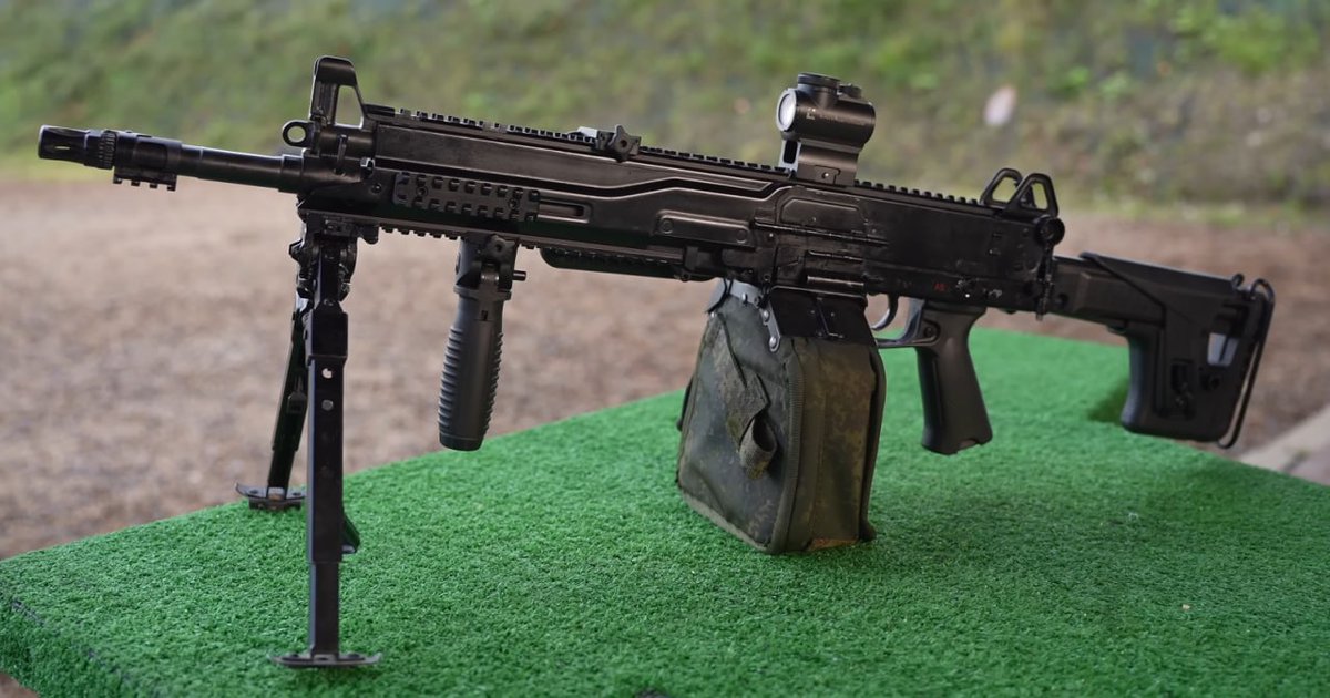 TheGreyPatriot_'s tweet image. 🇷🇺 Close-ups of RPL-7 obr. 2022 light machine gun.

The 2020 version is noted as it will likely be further improved.

#Russia #Russian #Russians #Today #Military #Army #Machinegun #LMG #RPL7 #Shooting #Training #CloseUps