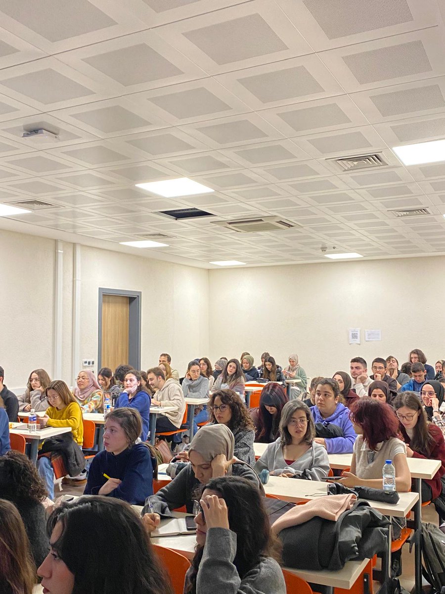 23 Aralık 2025 tarihinde İSG Uzmanı Neslihan Keskinler Biyoteknoloji Enstitüsü öğrenci ve akademisyenlerine "Yangın Risk Yönetimi ve Önlemleri" başlıklı bir eğitim verdi.