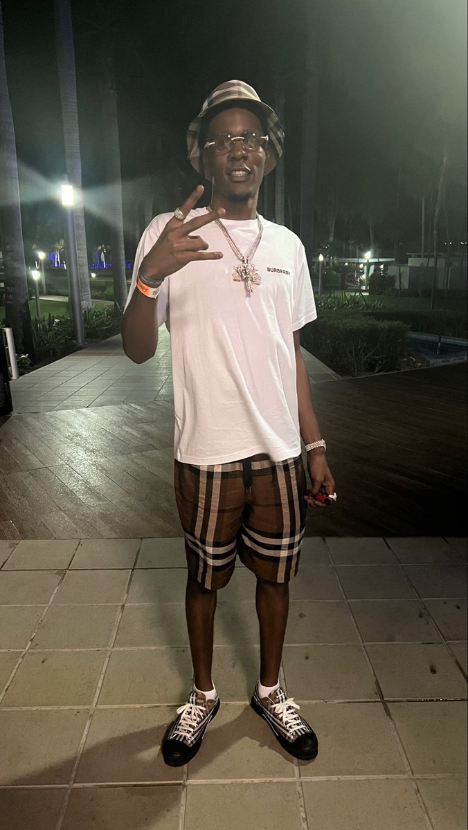 instantfredo's tweet photo. In Mexico 🇲🇽 looking for El Chopo https://t.co/ICkMQ10cQz
