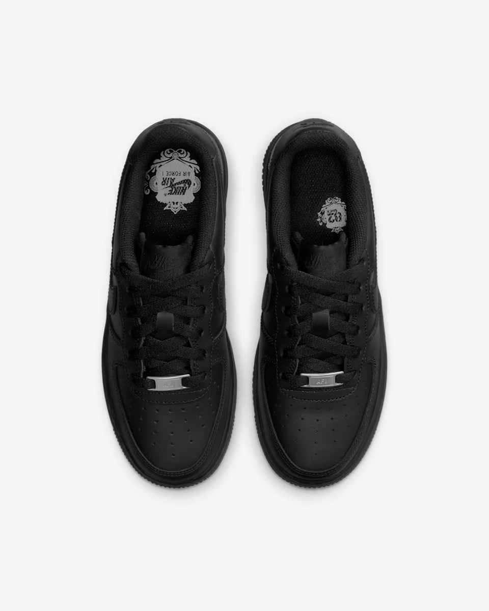sneakersteal tweet picture