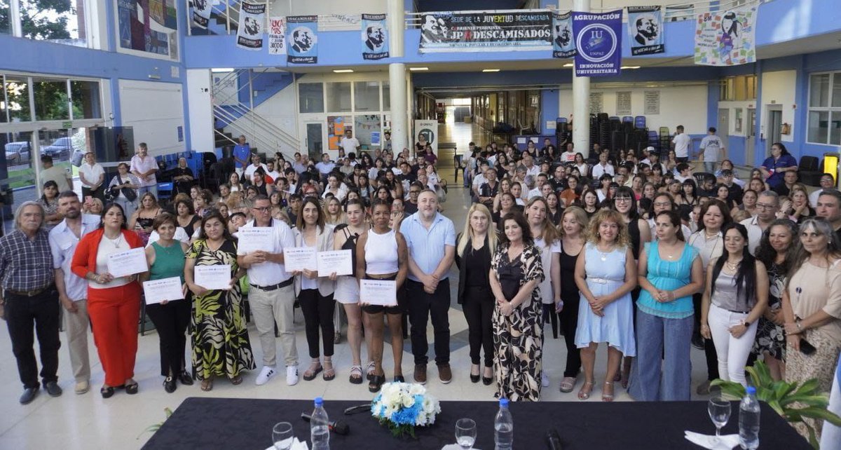 La gestión del Senador Provincial e Intendente en uso de licencia, Dr. HC Mario Alberto Ishii, concretó la entrega de 143 certificados a vecinos y vecinas que completaron la formación en Recreadores de Grupo durante todo el año 2025.