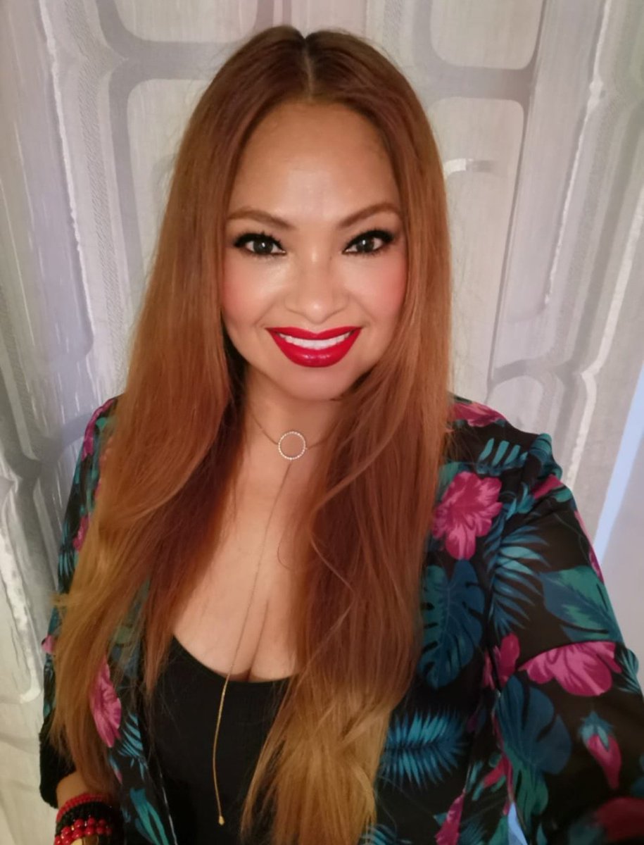 "Entiéndeme. No soy un mundo ordinario. Tengo mi locura, vivo en otra dimensión y no tengo tiempo para cosas que no tienen alma".

- Charles Bukowski