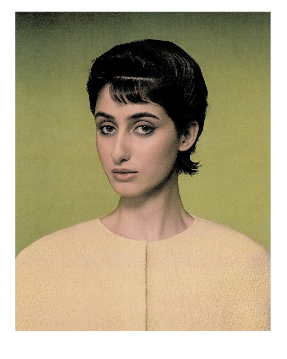 TheCut's tweet image. THE FIRST LADY OF NEW YORK🌟

Rama Duwaji for The Cut, lensed by @szilvesztermako. Read our exclusive interview — her first since husband Zohran Mamdani won the Democratic mayoral primary — here: the-cut.visitlink.me/Sa_xDP