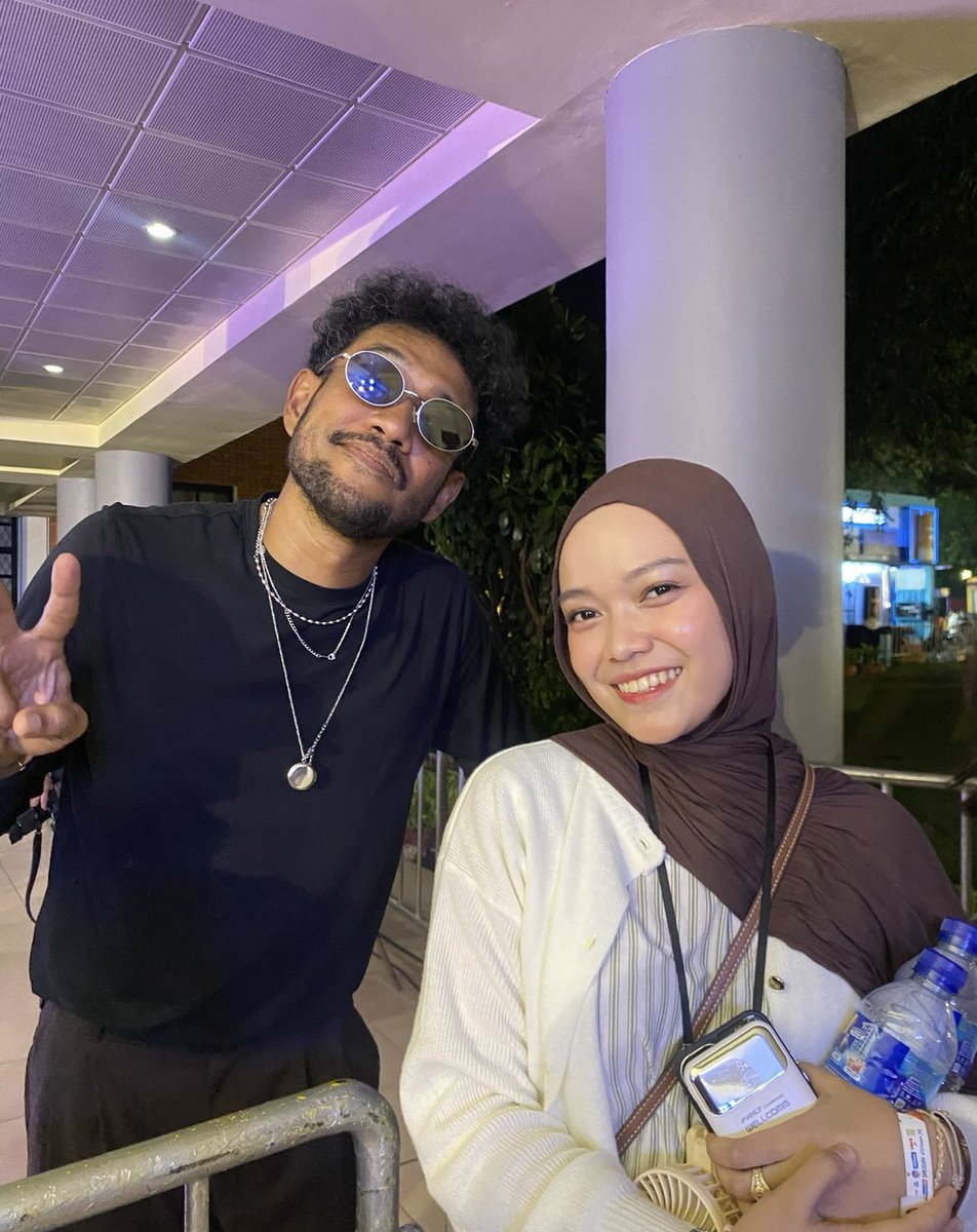 serotoniiiinn's tweet photo. BARU NYADAR.. GA EXPECT BENERAN JADI NONTON MALIIQ bahkan lebih gacor cuz sampe foto bareng adikara n teddy WKWKWK 🤭 https://t.co/BDRzzC8B4q