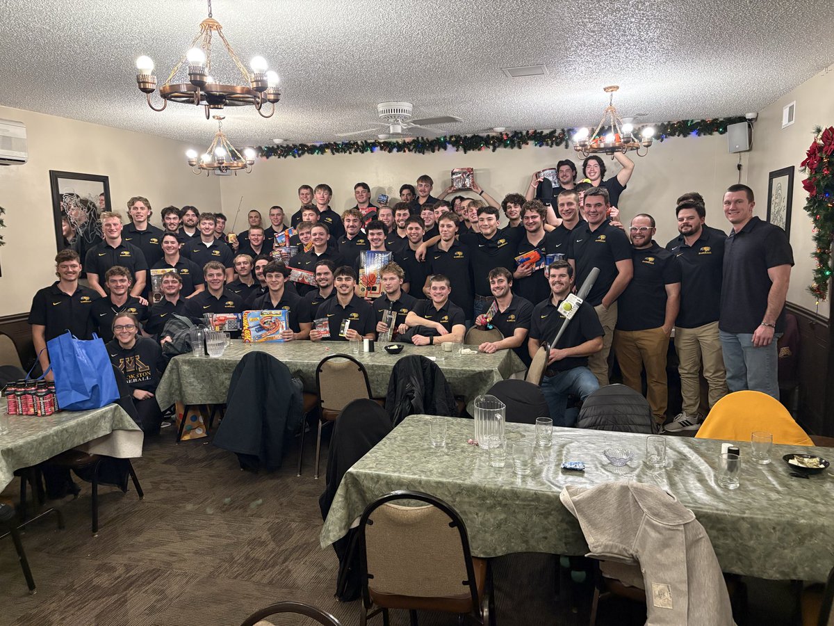 UMC Baseball tweet media