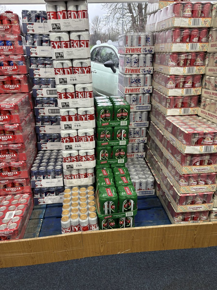 bartnik's tweet image. Christmas has come early, best shop around