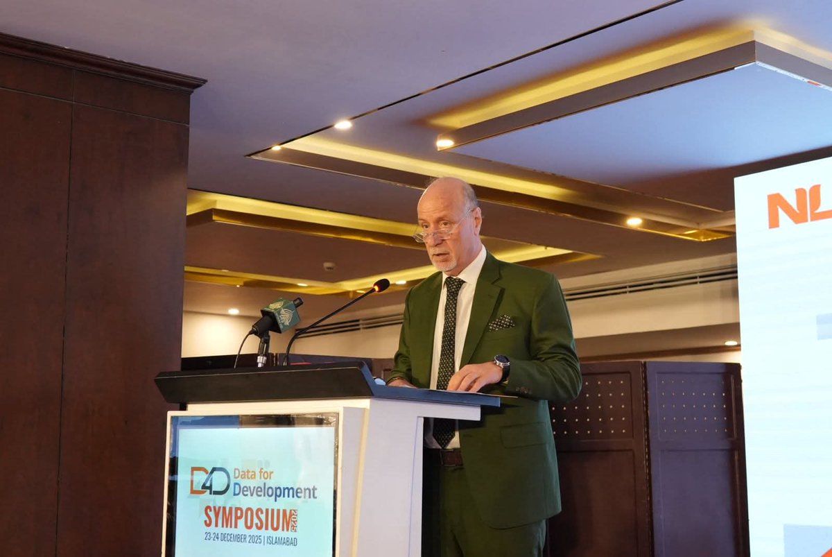 UNFPAPakistan's tweet image. At the 2nd #DataForDevelopment Symposium, @UNFPAPakistan &amp;amp; @NLinPakistan with @SDPIPakistan brought leaders together to strengthen people-centred, youth-focused data systems. Because better data means smarter decisions, fairer policies, &amp;amp; real change in the lives of communities.