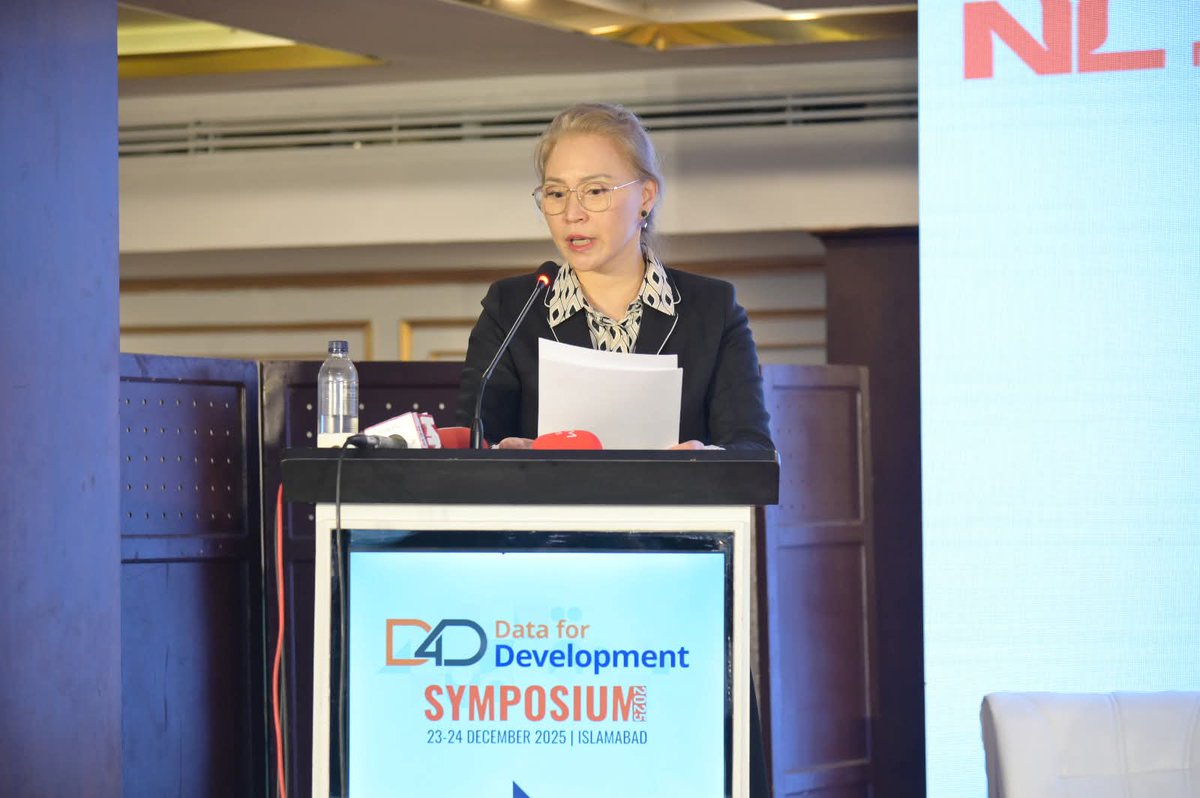 UNFPAPakistan's tweet image. At the 2nd #DataForDevelopment Symposium, @UNFPAPakistan &amp;amp; @NLinPakistan with @SDPIPakistan brought leaders together to strengthen people-centred, youth-focused data systems. Because better data means smarter decisions, fairer policies, &amp;amp; real change in the lives of communities.