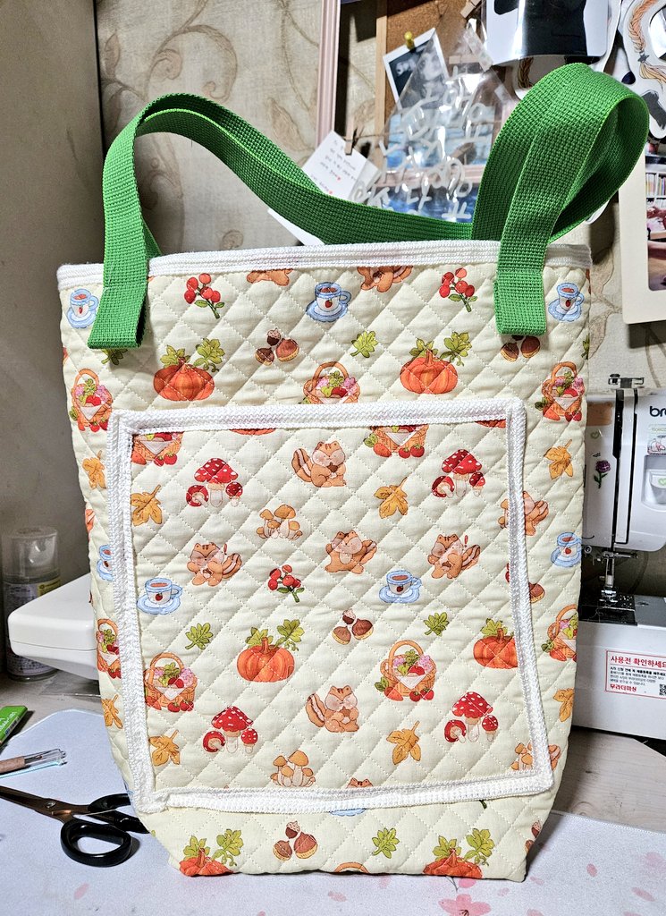 아는 언니 부탁으로 만들었는데
바이어스 사용 진짜 힘드네요ㅋㅋㅋㅋ
마감 어렵다...