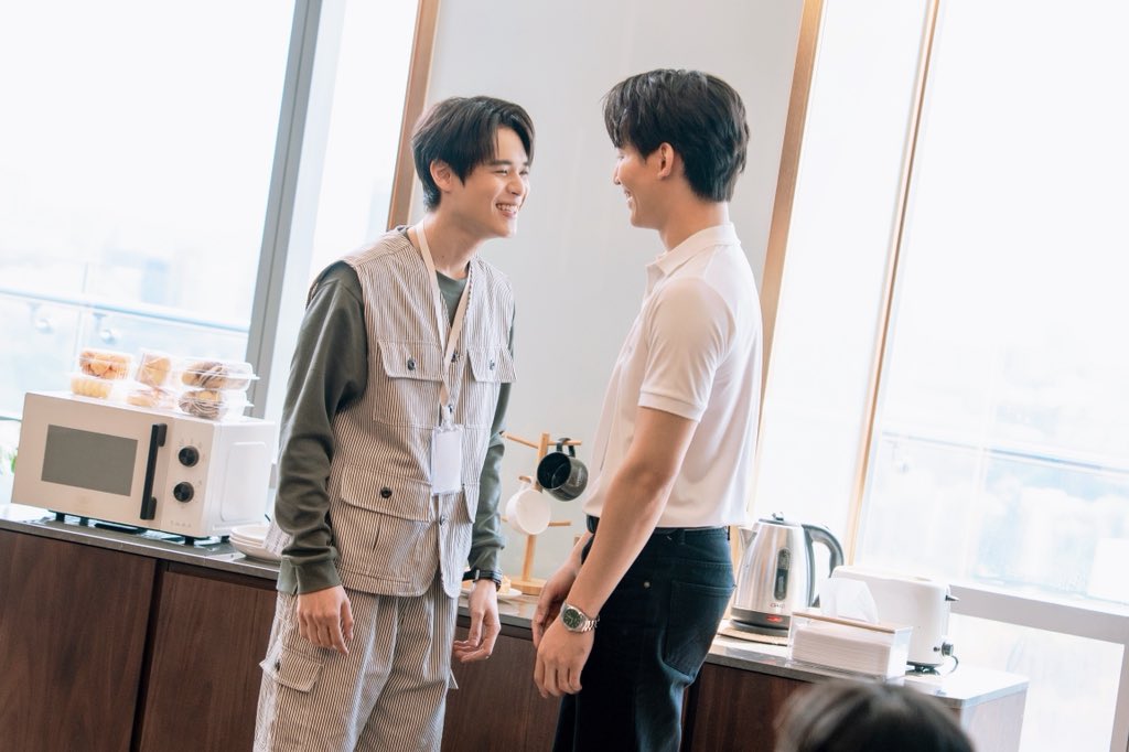 MyRomanceSeries's tweet photo. Q18 เหมือนคู่รักข้าวใหม่ปลามันพึ่งย้ายมาอยู่ด้วยกันเลยอะ 👉👈

#MyRomanceScammerQ18 
#MyRomanceScammer 
#GMMTV https://t.co/loss1Q1hHk