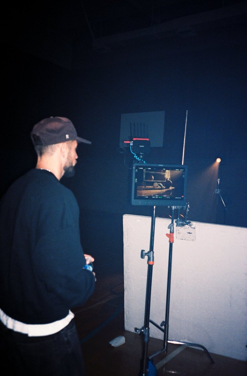 geoheaton's tweet image. on repeat