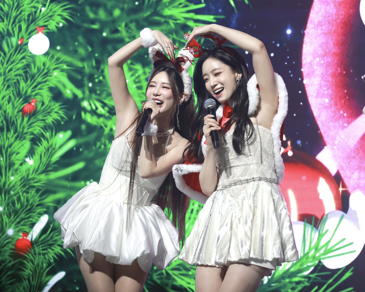 251220 | T-ARA during their special fan meeting 'Time to Together' in Hong Kong 

© sleepyunnie_