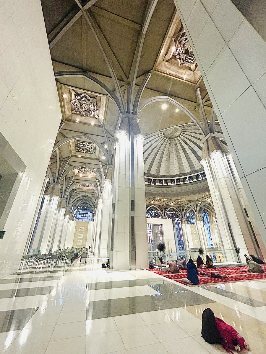 Fal_osn's tweet photo. Les mosquées à Putrajaya 🥺🕌#Malaisie https://t.co/SCsVWU75JR