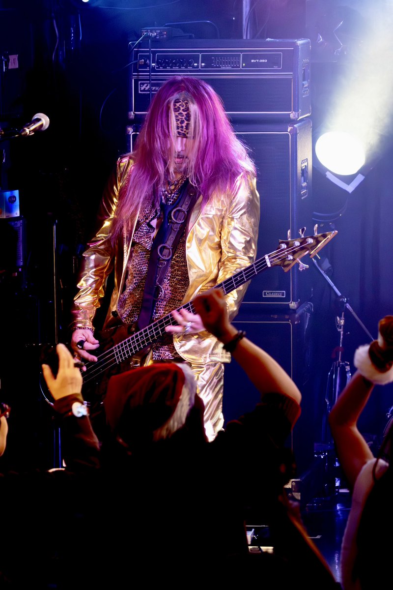 おつかれさま✨
今夜もギンギラなオレが夜をお知らせします🌙
夜は寝るべし😪
夜勤の方は朝までけっぱれ〜！

通販お申込み頂いた方、全員に明日発送します！
もう少しお待ち下さい🤗

また明日なー！
See ya tomorrow🔥