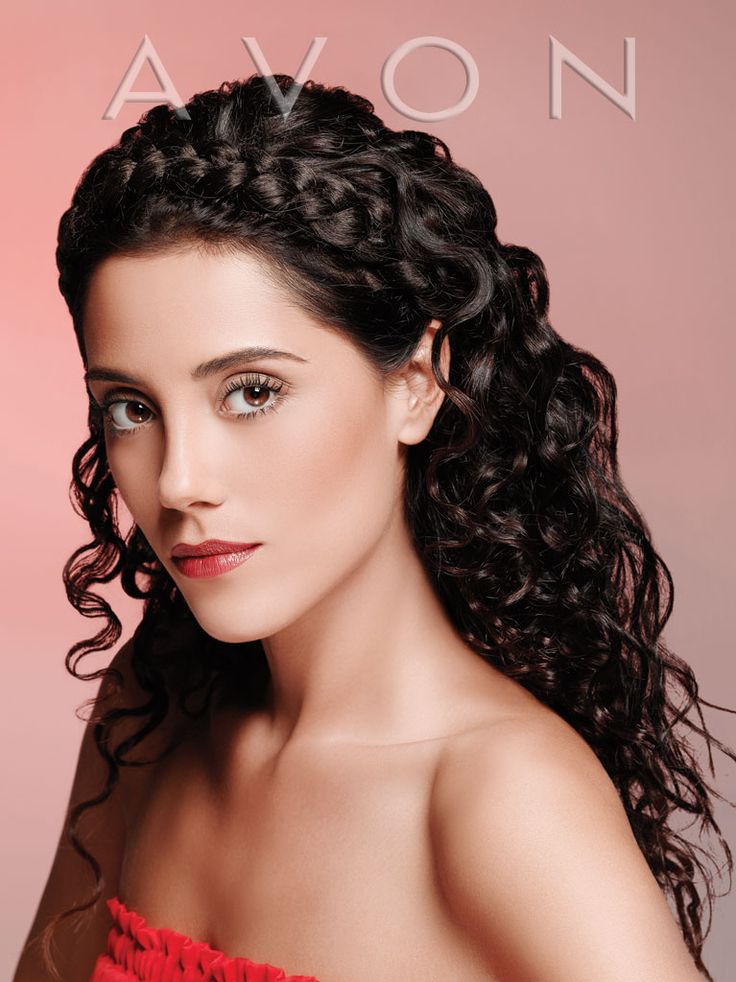 TurkishFeeling's tweet image. #CansuDere was everywhere. She was truly the girl of the moment. Not only a talented actress, but also a model and the face of several make-up brands, including #Avon.
But the thing I love about this woman is that she has a face with unique features.❤️🦋