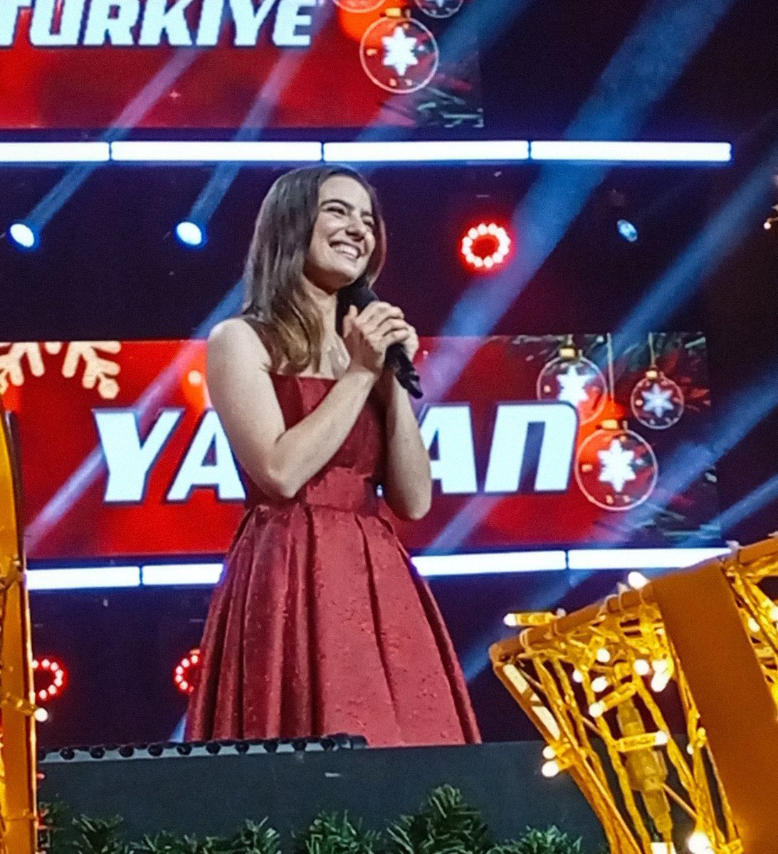 kücükken rafta görüp anneme alalim diye tutturdugum barbie bebek