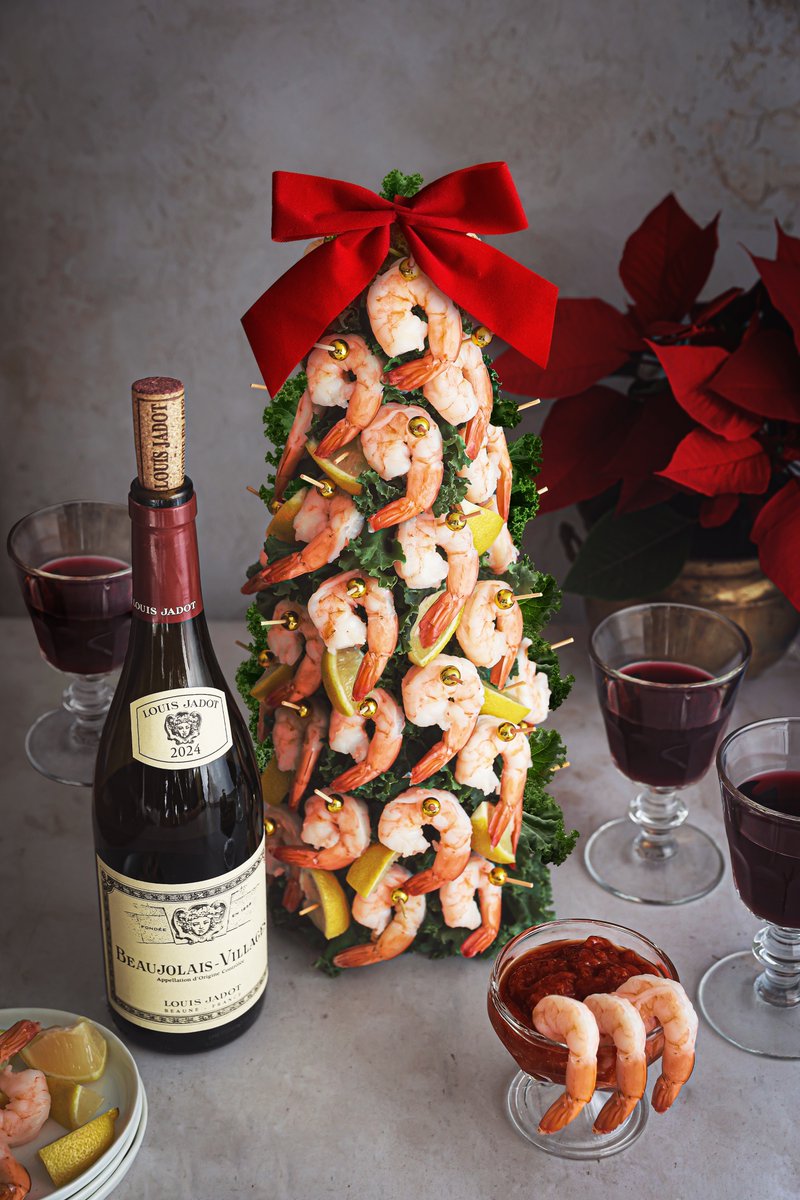 LoveJadot's tweet photo. A little nostalgic, a little now. Like Louis Jadot! 🎄🍤
#LoveJadot https://t.co/1hKcbdoLIY