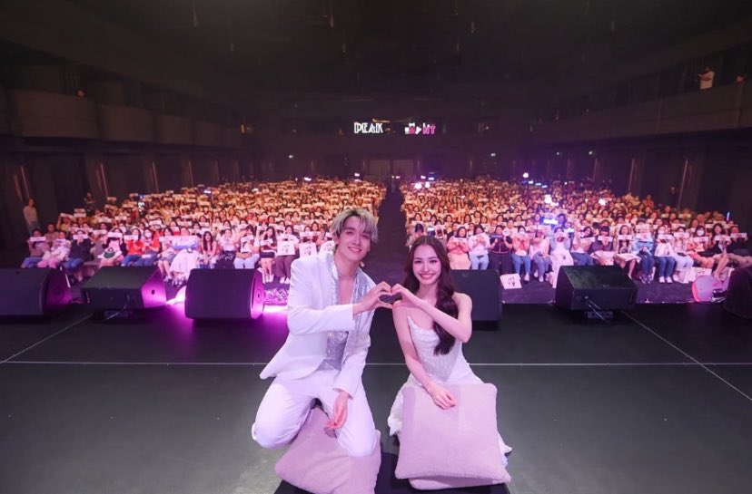 Ne61812Neeb's tweet image. งุ้ยยๆๆชอบควาน่ารักของพี่พีคพี่มิ้นท์จังเย้ยสัพรอต์กันตลอดง่าก้คนมันรักกันอ้ะเนอะแค่เห็นโมเม้นน่ารักๆของพี่ๆแบบนี้ก้มีความสุขแหละหลับฝันดีจ้า🤭🥰🎉♥️

PEAKMINT LOVE MEMORIES
#พีคมิ้นท์ #PEAKMINT
#mintranch #มิ้นท์รัญชน์รวี
 #kongthappeak #กองทัพพีค