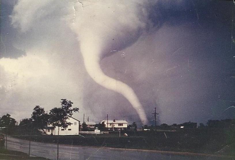 ColdCoreCowboy's tweet image. Blessed to receive the first copy of @GregMcwx's June 13, 1968 Tracy, MN F5 rework. This metaphysical spectacle is in its own echelon regarding tornado legend &amp;amp; ghastly natural beauty. Can't wait to frame this masterpiece &amp;amp; display it at CCHQ!
