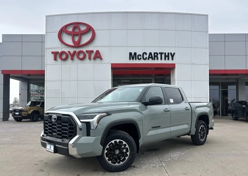 ToyotaSedalia's tweet image. 🚙✨ Season Savings at Toyota of Sedalia! ✨

Take advantage of special financing on the 2026 Toyota Tundra with 2.99% APR for up to 72 months.

Click here to browse: ow.ly/PVzo50XNkFn

#ToyotaTundra #SeasonSavings #LowAPR #TruckSeason #DriveToyota #NewTundra