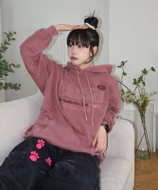 koffwhitesecond's tweet photo. ODD STUDIO HOODIE ☆ สีชมพูฟอกงานปักไอดอลใส่กันเยอะ น้องมีเลอะจางๆนิดหน่อยนะคับ รุ่นนี้สวยมาก 9.5/10
♡ อก52 ยาว28
♡ 460 บาท รวมส่ง
#สเวตเตอร์เกาหลี #ไอดอลใส่ #ส่งต่อเสื้อผ้ามือสอง #ส่งต่อstylist #NCTDREAM #พรีออเดอร์เกาหลี #oddstudio https://t.co/VpaV5L0zl4
