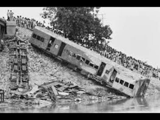 abraham01679523's tweet image. On this day 1964, super cyclone hit Dhanushkodi. 🌀🌀
 
Unforgettable cyclone in tamilnadu history. Train story very scary. 😱😱 

#chennairains #Chennai #tnrains
#cyclone #NEM2025 #dhanushkodi
#ChennaiRain 
 #dhanushkodicyclone
#TamilNadu #monsoon #Christmas2025