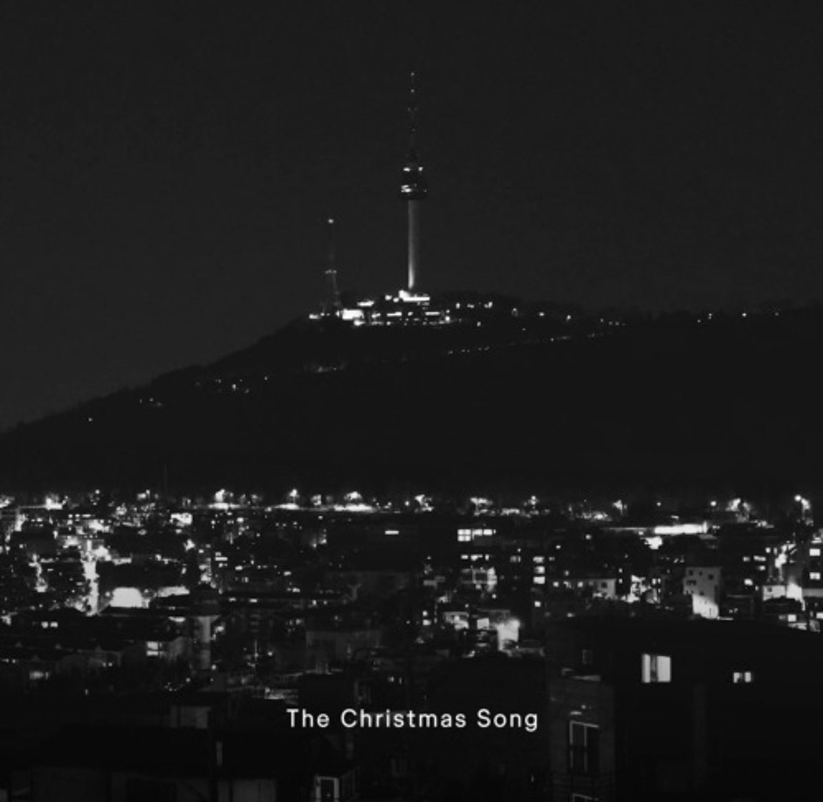 PopBase's tweet image. Jungkook has released his cover of ‘The Christmas Song.’

(m.soundcloud.com/bangtan/happy_…)