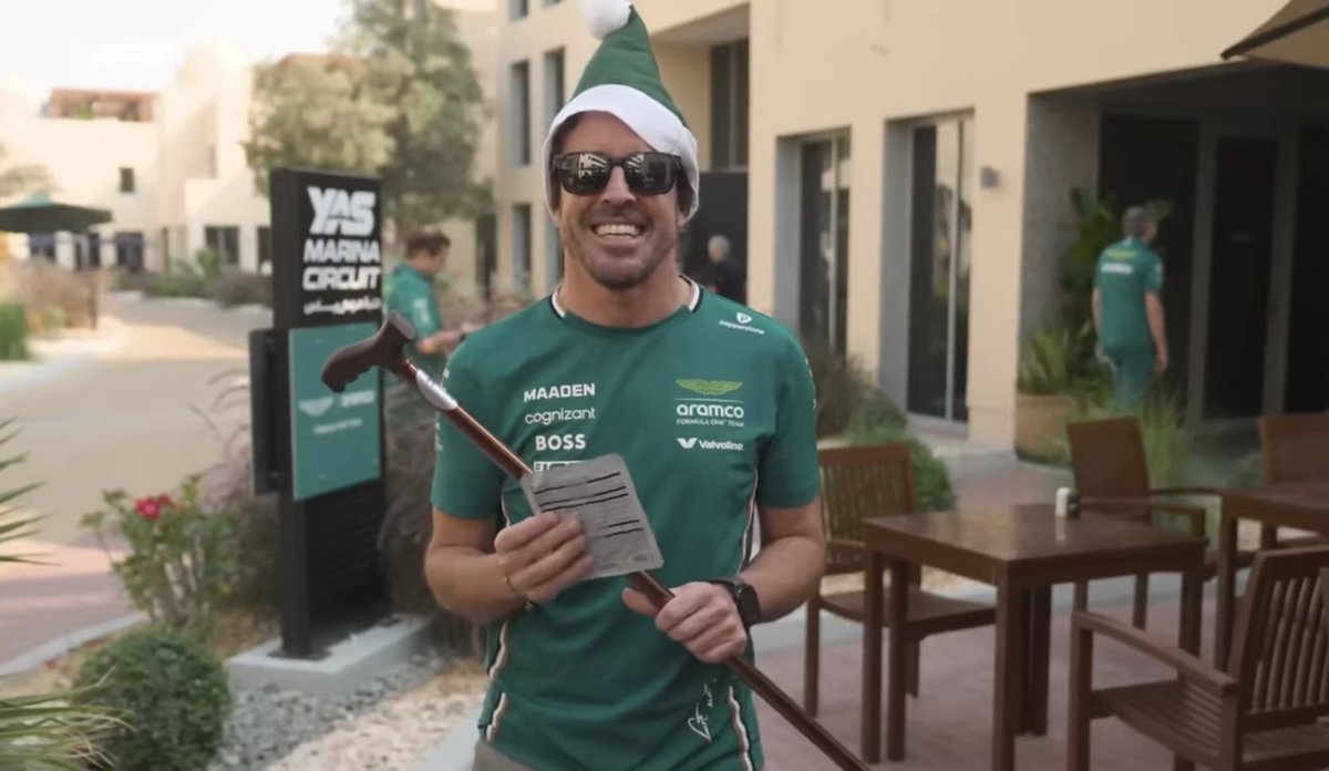 กูให้เลยล่ะ พี่แกบอกจะเอาไปตีหัวนิโค่5555555555555