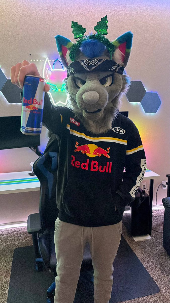 Here take this 😌💙

#furry #fursuit #furryfandom #furries