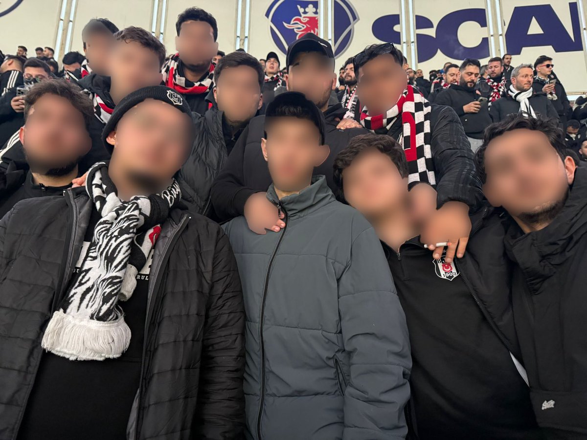 cArsiSivereek's tweet photo. Kadıköydeyiz! 
#CSOnTour https://t.co/j0ttO8PfQ3