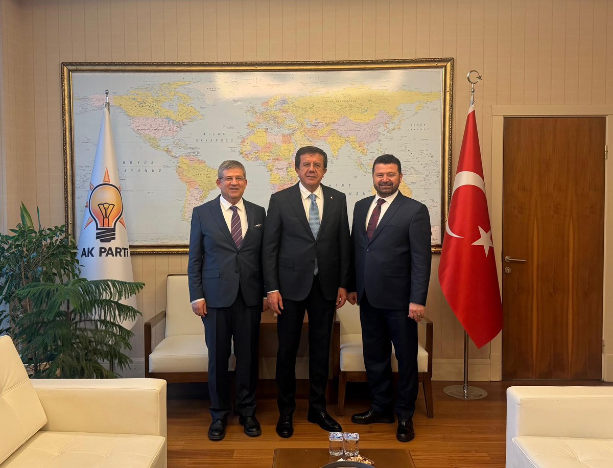 AK Parti Genel Başkan Yardımcımız, Ekonomi İşleri Başkanımız Sayın Nihat Zeybekci’yi ziyaret ettik.

Denizli’mize yönelik çalışmalar üzerine verimli bir istişare gerçekleştirdik. Nazik misafirperverliği ve kıymetli değerlendirmeleri için Sayın Bakanımıza teşekkür ediyor,