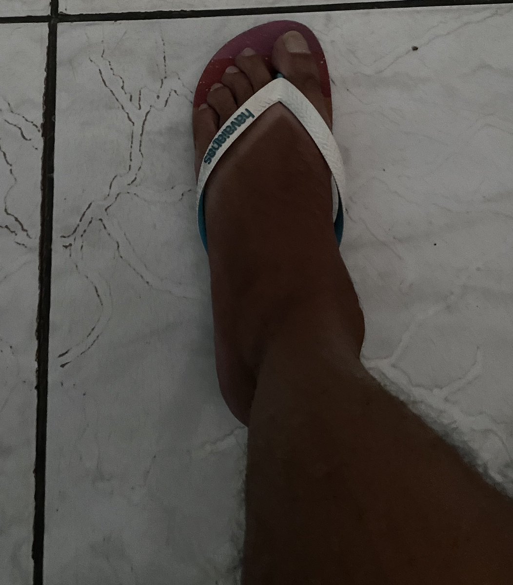 Começando essa tarde com o pé esquerdo! ❤️🇧🇷🚩
<a href="/havaianasBR/">Havaianas Brasil</a>