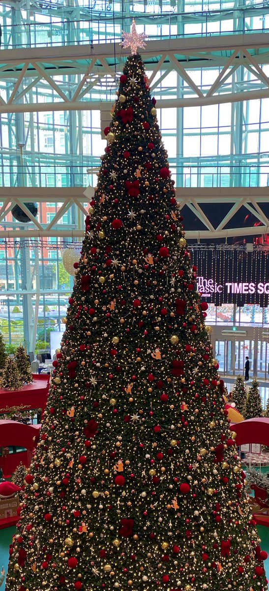 크리스마스 이브네요!!!

다들 잘 지내시죠?
올 한해도 고생 많으셨습니다!

내년엔 책을 더 읽고 싶습니다!! 올해보다 더!!!