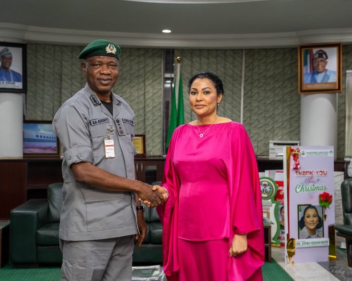 Hamix37's tweet image. Minister of State for Finance, @DrDorisAnite, Holds Meeting with Comptroller-General of Customs, Bashir Adewale Adeniyi MFR

The Minister of State for @FinMinNigeria, Dr. Doris Uzoka-Anite, met with the Comptroller-General of the Nigeria Customs Service (NCS), Bashir Adewale…