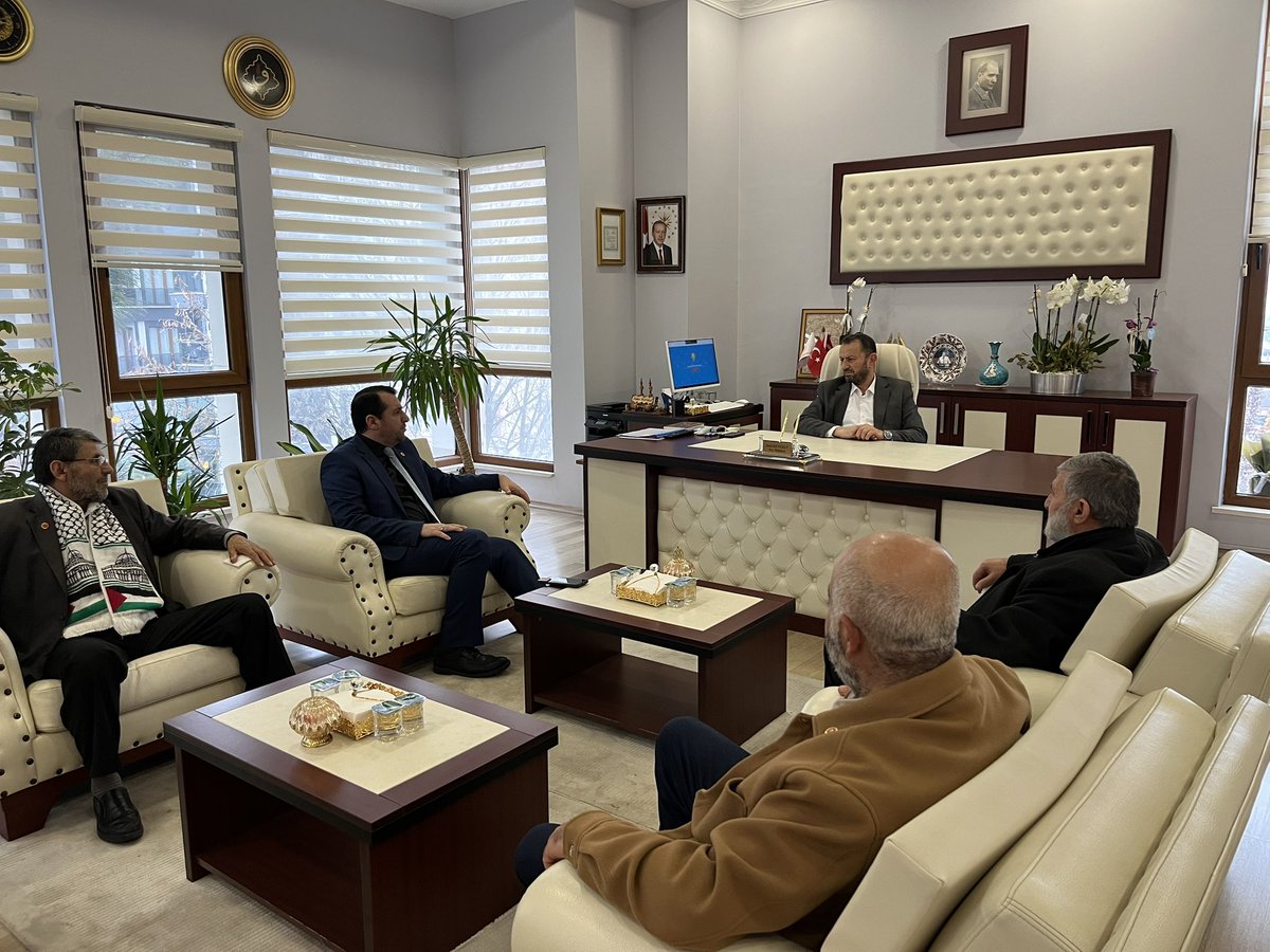 İlçe Başkanımız Oğuzhan Akarsu ve İlçe Yönetim Kurulu Üyelerimiz,Sancaktepe İlçe Müftüsü olarak göreve başlayan Sayın Sabri Kütükçü’ye hayırlı olsun ziyaretinde bulunduk.

Nazik misafirperverlikleri için kendilerine teşekkür eder, yeni görevinde başarılar dileriz.