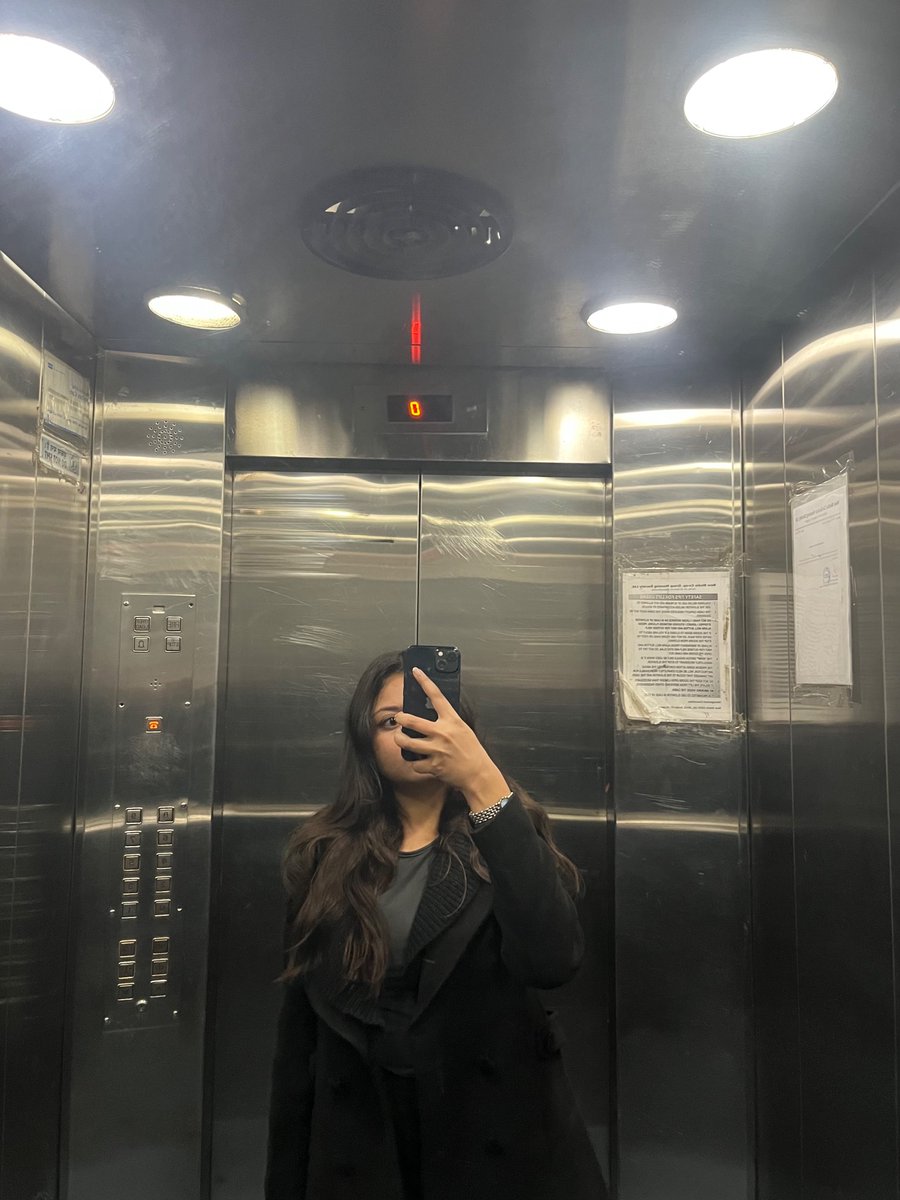 wore the coat after so long and clicked a lift selfie after so long, felt nice