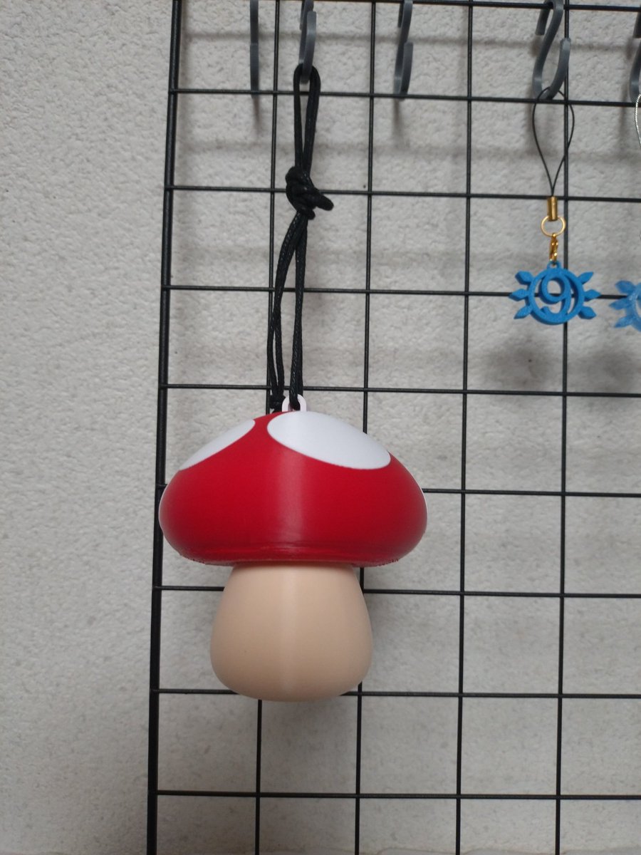 パワーMAX！なんと8倍！ありがとうペンダント8 キノコ型ネックレスです！ 当日は 赤と緑の2種類をご用意いたします