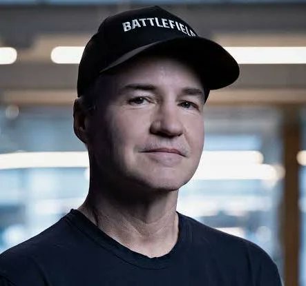 Descansa en paz, Vince Zampella
co-creador de Call of Duty, fundador de Infinity Ward y Respawn Entertainment.
Gracias por todo lo que aportaste a la industria de los  videojuegos,
Su legado marcó a toda una generación de jugadores y desarrolladores. 🕊️🎮