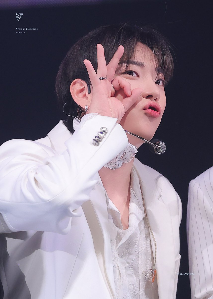 tion941224's tweet photo. 이션날 이션시🧡

(̨̡՞ ܸ. .ܸ՞)̧̢

#언제나_퓨즈의_첫눈이션
#HOLLY_JOLLY_ETIONDAY https://t.co/MUv1R572CX