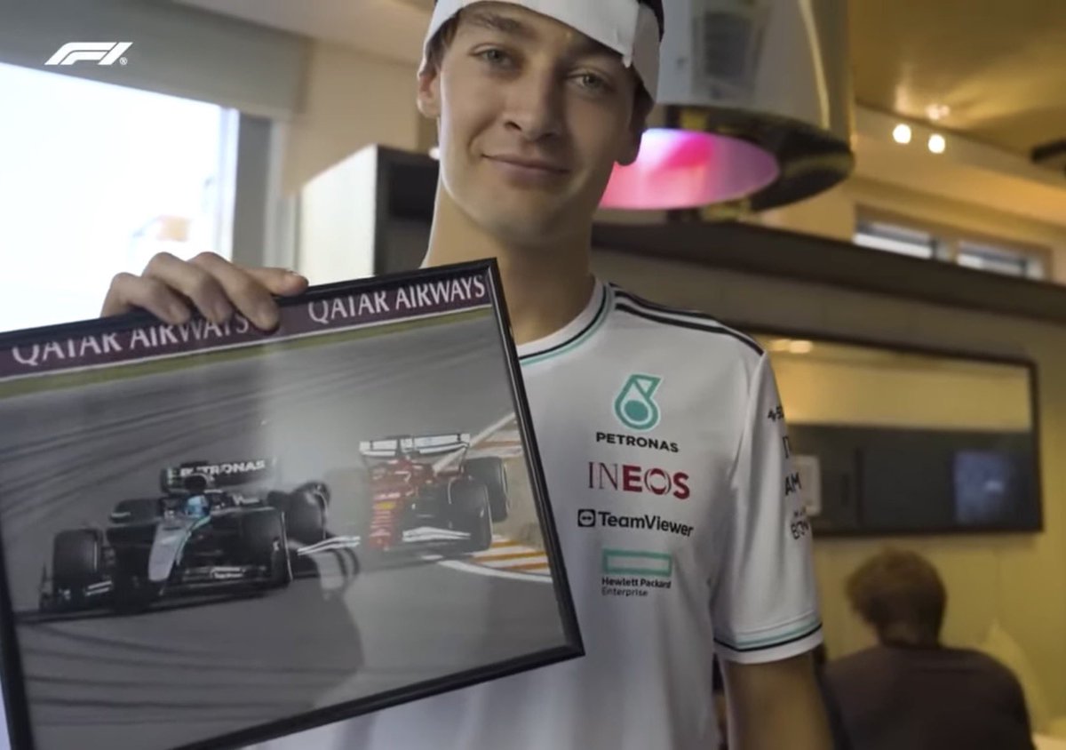 marrlec's tweet image. Charles’s gifts are so funny he’s so sassy😭😭