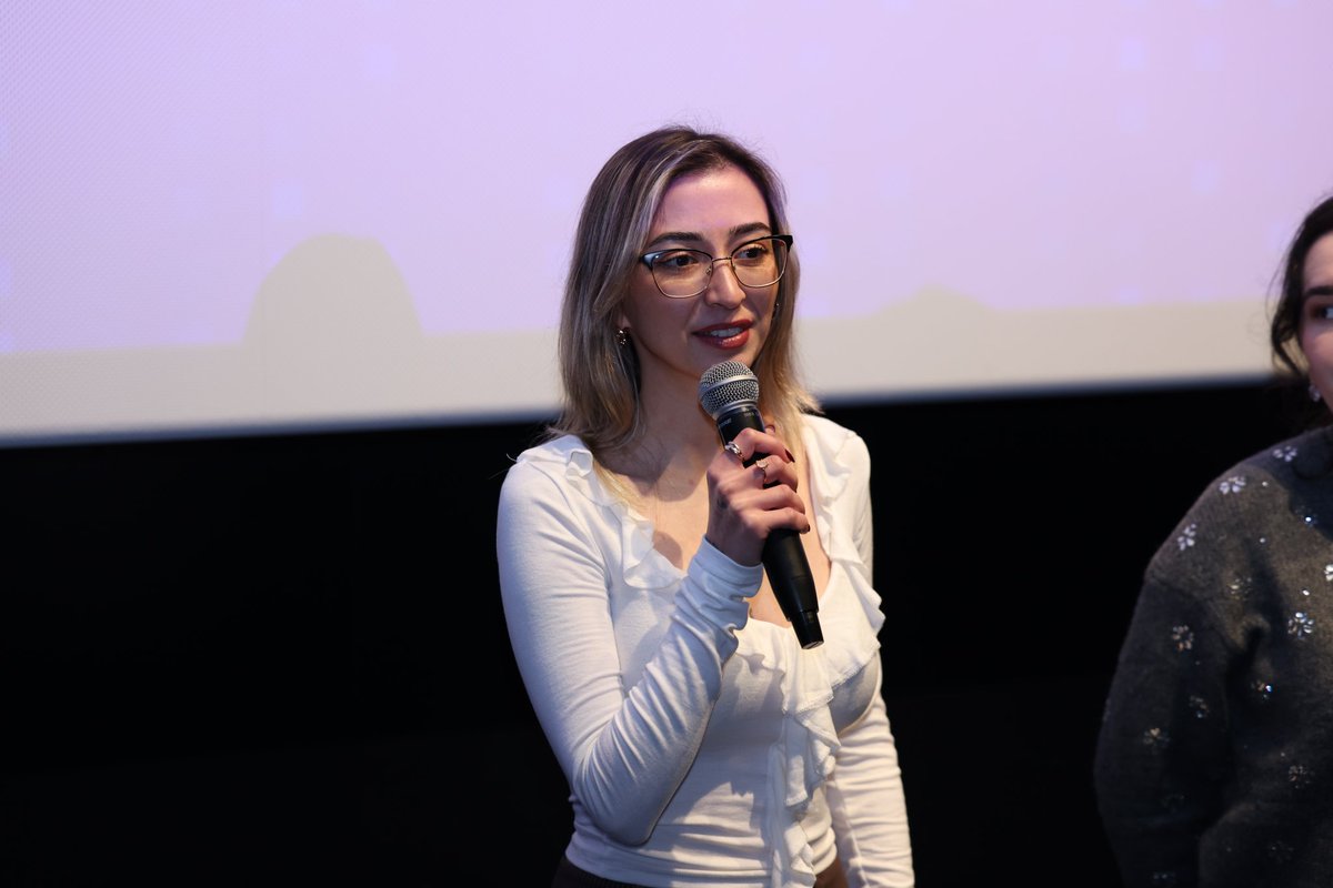 esenlerff's tweet photo. 6. Esenler Film Festivali'nde "Yarışma Dışı Seçki" filmleri, ekiplerin katılımıyla sinemaseverlerle buluştu.

Gösterimlerin ardından Festival Yapım Destek koordinatörü Gizem Sever moderatörlüğünde film ekipleriyle söyleşi gerçekleştirildi. https://t.co/jpc4p1n85m
